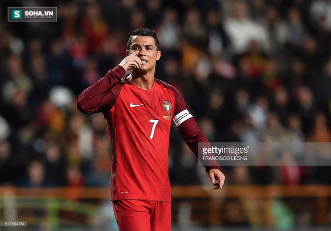 Euro nợ Ronaldo một chức vô địch - Ảnh 2.