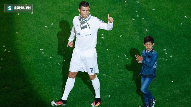 Bí mật người đàn ông Ronaldo yêu thương và căm hận nhất - Ảnh 3.