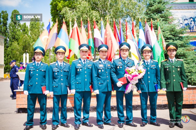 9 phi công Việt Nam xuất sắc tốt nghiệp Học viện Không quân Nga - Ảnh 8.