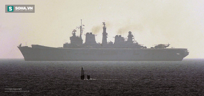 Bức ảnh để lộ vũ khí tối thượng đánh chìm tàu sân bay - Ảnh 1.