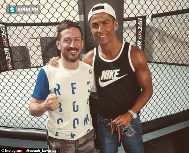 Ronaldo bất ngờ “so găng” Gã điên UFC - Ảnh 2.