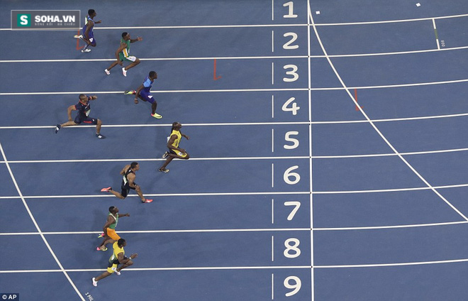 Usain Bolt làm nên lịch sử với tấm HCV 100m tại Olympic Rio - Ảnh 2.