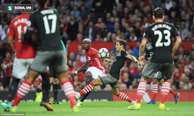 Pogba ra mắt ấn tượng, Ibrahimovic nổ súng, Man United thắng dễ - Ảnh 2.