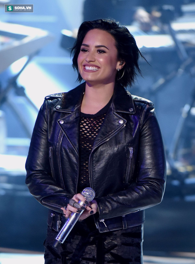 Demi Lovato và cuộc chiến chống lại bệnh rối loạn tâm lý - Ảnh 6.