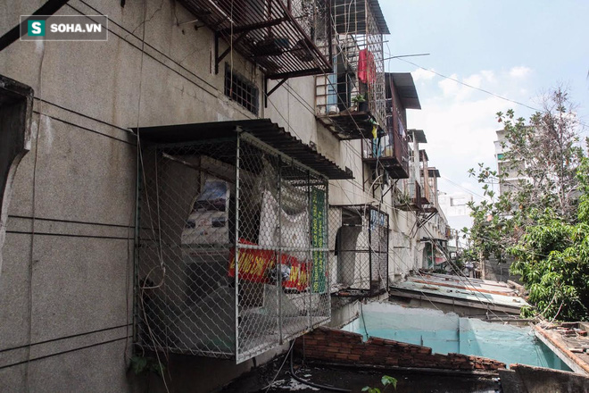 Cận cảnh vẻ hoang phế ma mị của cư xá bỏ hoang ở trung tâm Sài Gòn - Ảnh 18.