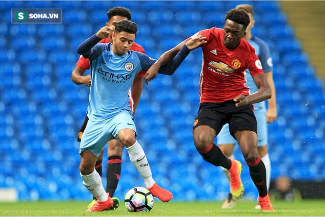 Sao trẻ lập siêu phẩm, Man United suýt hạ đẹp Man City - Ảnh 2.