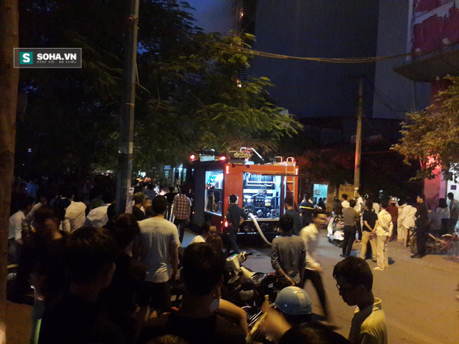 Cháy lớn quán karaoke ở đường Nguyễn Khang – Hà Nội - Ảnh 6.
