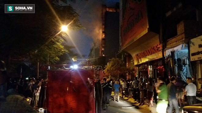 Cháy lớn quán karaoke ở đường Nguyễn Khang – Hà Nội - Ảnh 14.