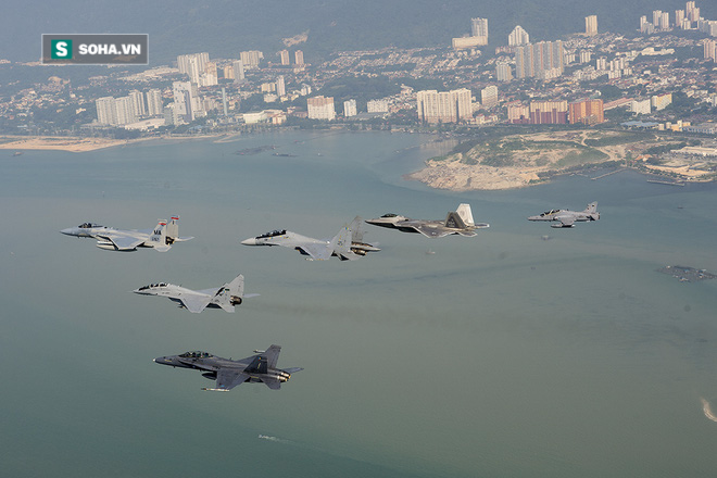 Bí mật tiêm kích Su-30: Những cuộc đối mặt trên Biển Đông - Ảnh 2.