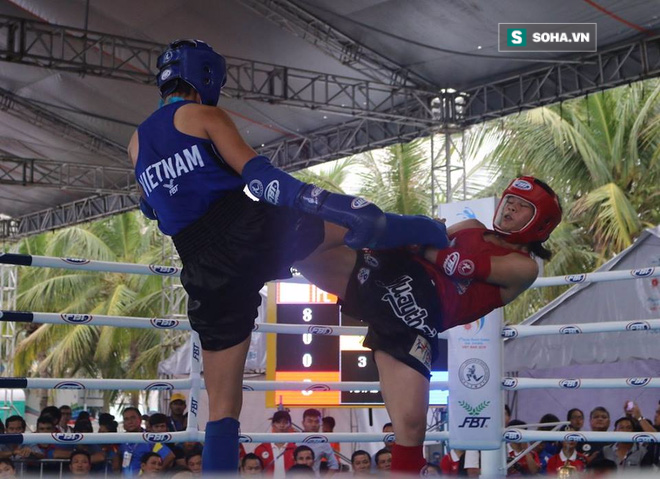 Nữ võ sĩ Việt đá đo ván đối thủ Trung Quốc sau tiếng còi 10 giây - Ảnh 2.