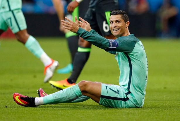 Dừng ngay thói mê tín, Ronaldo liền nổ tưng bừng - Ảnh 5.