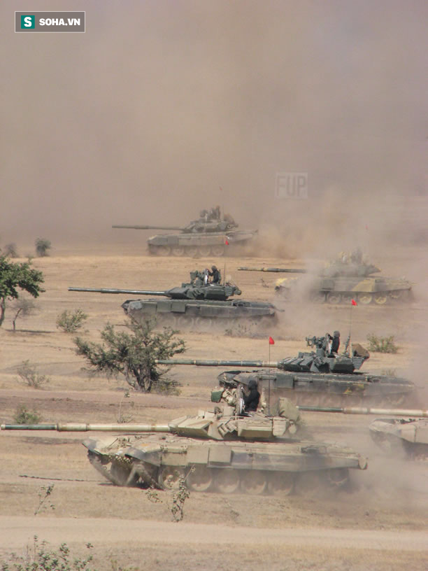 Nhận nhiều xe tăng T-90, T-72: Sẽ là thảm họa nếu không cho tư nhân sản xuất đạn! - Ảnh 1.