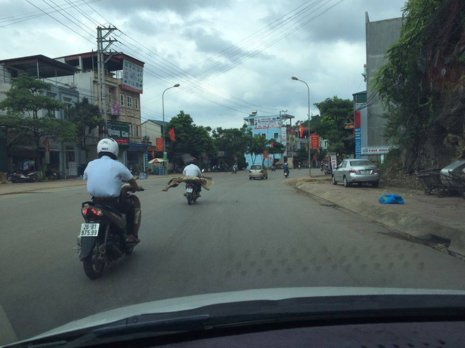 Vụ chở thi thể về bằng xe máy: Giám đốc bệnh viện lên tiếng - Ảnh 3.