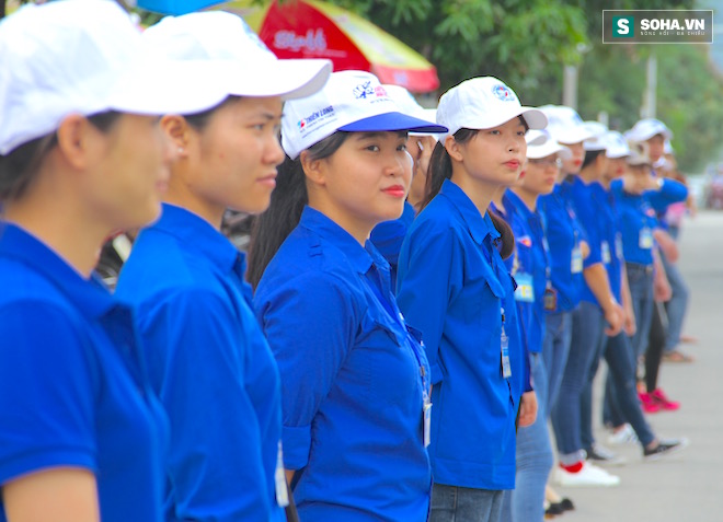 Cơm tình nguyện đây, các thí sinh cứ thoải mái! - Ảnh 5.