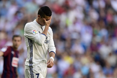 CR7 lại tịt ngòi, Real Madrid kéo dài chuỗi trận mất điểm - Ảnh 3.