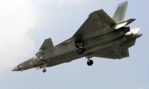  Trung Quốc mang J-20 thách thức F-22 Mỹ ở Biển Đông  - Ảnh 2.