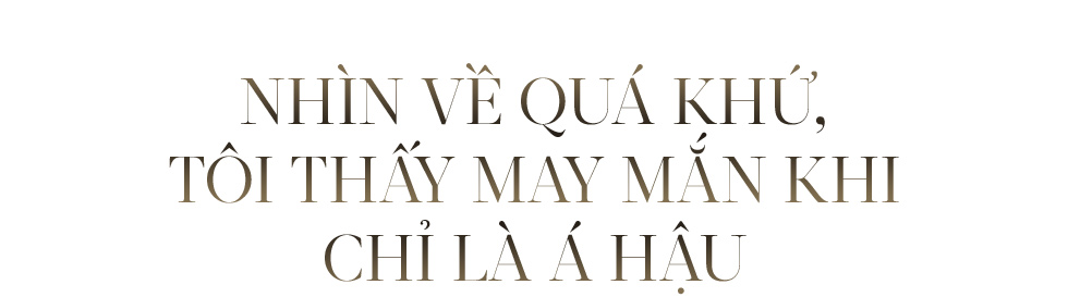 Á hậu Tú Anh: Chơi hàng hiệu khủng nhưng quê mặt vì không đủ tiền trả 1 bữa ăn! - Ảnh 9.