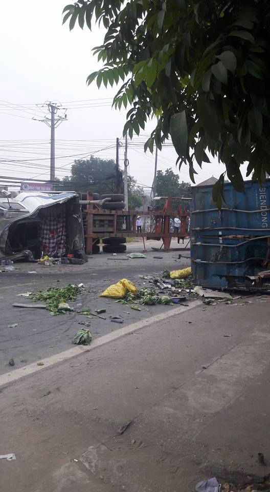 Tai nạn nghiêm trọng ở Hà Nội, 4 người thương vong - Ảnh 1.