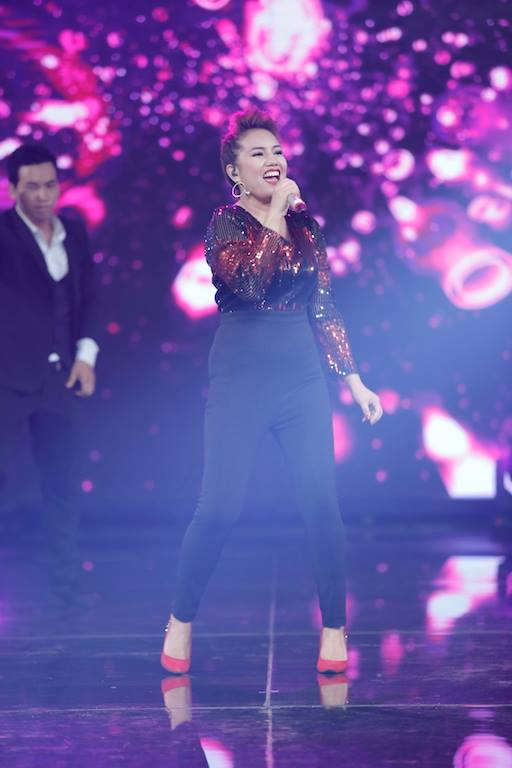 Vietnam Idol: Thu Minh hôn, Huy Tuấn tát thí sinh - Ảnh 13.