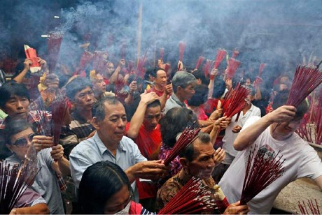 Táo Chùa đầu năm đi tìm Ngọc Hoàng nói chuyện phải quấy - Ảnh 2.