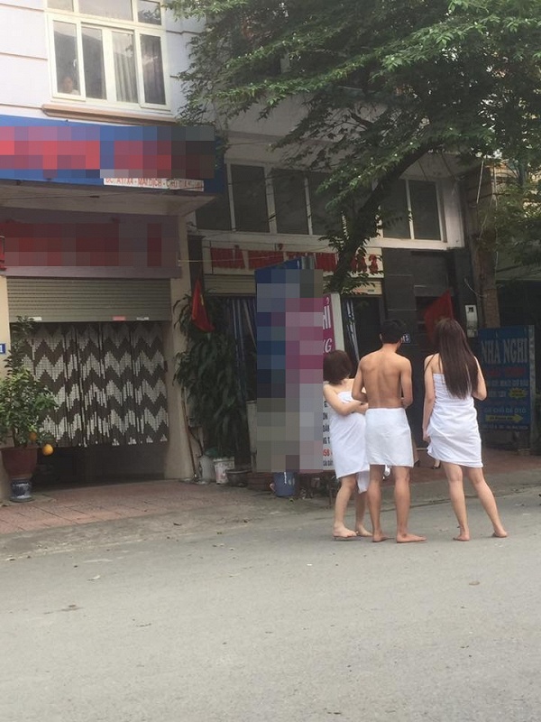 Sự thật về tấm hình đôi nam nữ quấn khăn đứng trước cửa nhà nghỉ - Ảnh 3.