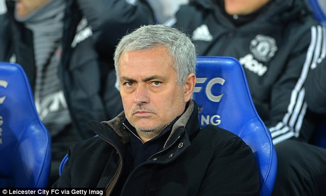 Mourinho nổi cơn lôi đình, gọi trận đấu của Man United như một trò đùa - Ảnh 2.