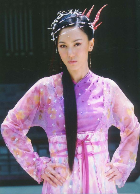 10 nữ diễn viên đẹp nhất trong phim Kim Dung - Ảnh 1.
