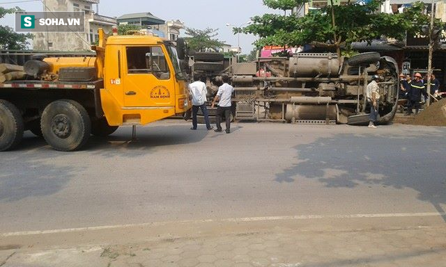 2 nạn nhân tử vong trong vụ container đè nát ô tô con là giáo viên - Ảnh 1.