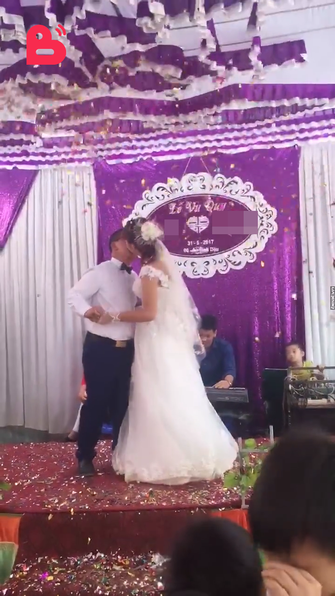 Đám cưới cô dâu 15 tuổi ở Sơn La lấy chồng Trung Quốc diễn ra trong 3 tiếng, xã không biết - Ảnh 1.