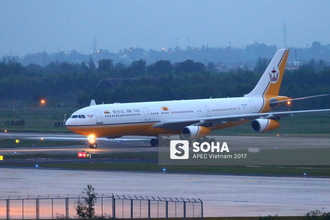 Quốc vương Brunei tự lái Cung điện bay siêu sang A340-212 tới Đà Nẵng dự APEC - Ảnh 9.