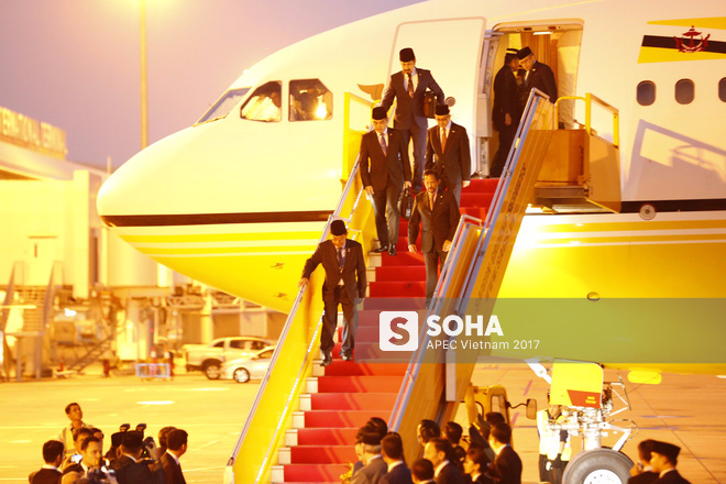 Quốc vương Brunei tự lái Cung điện bay siêu sang A340-212 tới Đà Nẵng dự APEC - Ảnh 2.