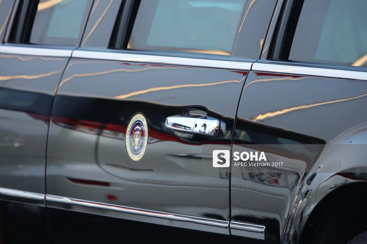 [ẢNH] Cận cảnh từng chi tiết siêu xe Quái thú của Tổng thống Mỹ Donald Trump tại Nội Bài - Ảnh 3.