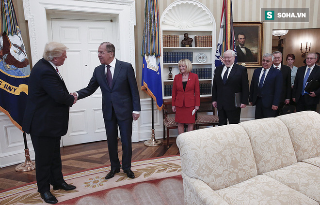 Tác giả bức ảnh hai ông Trump-Lavrov làm truyền thông Mỹ nổi giận lên tiếng phản pháo - Ảnh 1.