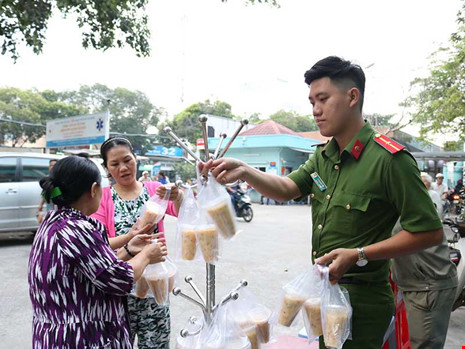 TIN TỐT LÀNH ngày 22/2: Tôi yêu công an phường và tôi yêu chàng trai Việt dũng cảm ở Nhật - Ảnh 2.