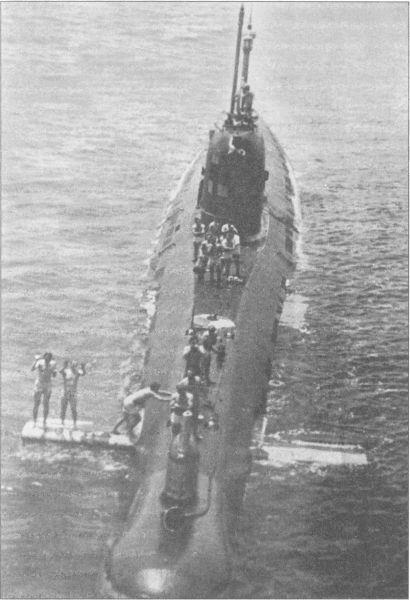 Khủng hoảng tên lửa Cuba: Tàu ngầm Liên Xô và 4 phong bì tuyệt mật - Mệnh lệnh khủng khiếp - Ảnh 3.