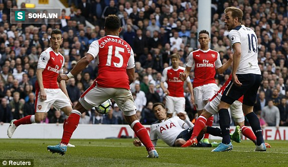 Trút niềm căm hận trăm năm, Tottenham ép Arsenal cúi gục đầu trên White Hart Lane - Ảnh 2.