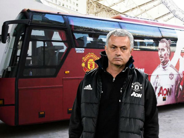 9 giờ, 9 người, 9 cửa và cục gạch của Mourinho - Ảnh 2.