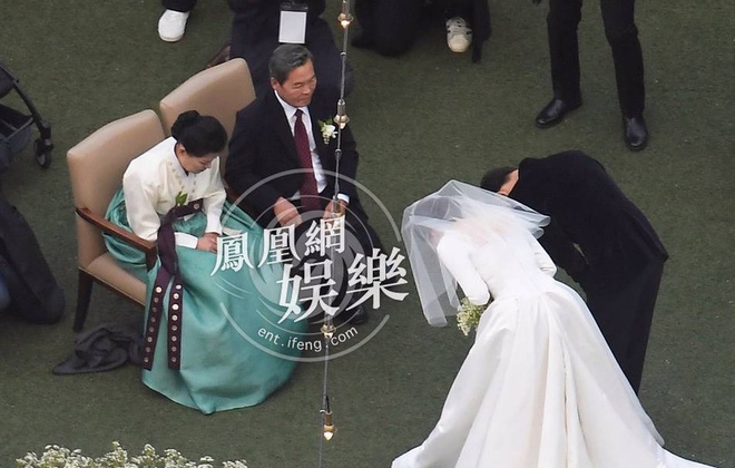 [TRỰC TIẾP TỪ HÀN QUỐC] Siêu đám cưới Song Hye Kyo - Song Joong Ki: Cô dâu chú rể tươi rói bên dàn khách mời hạng A - Ảnh 8.