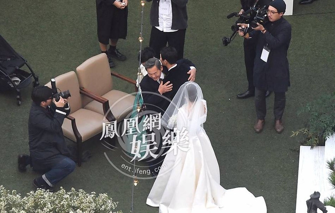 [TRỰC TIẾP TỪ HÀN QUỐC] Siêu đám cưới Song Hye Kyo - Song Joong Ki: Cô dâu chú rể tươi rói bên dàn khách mời hạng A - Ảnh 11.