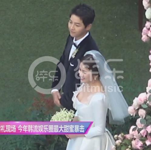 Người đứng sau quay lén đám cưới Song Hye Kyo - Song Joong Ki là chồng Chương Tử Di? - Ảnh 2.