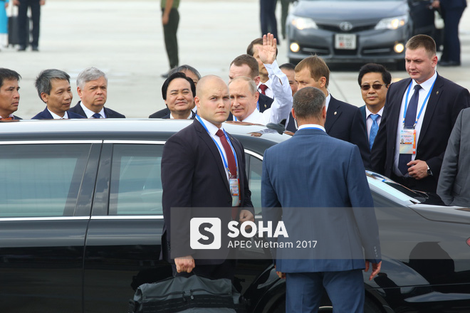 [ẢNH] Đội danh dự nghiêm trang đón Tổng thống Nga Vladimir Putin tại sân bay Đà Nẵng - Ảnh 10.
