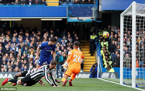 Morata ngon hơn, Hazard bùng nổ phà hơi nóng vào gáy Man United - Ảnh 2.