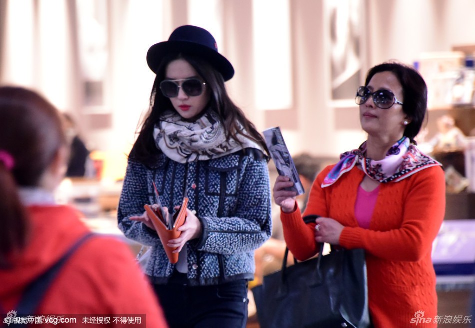 Gia tộc to&agrave;n đại mỹ nh&acirc;n khiến Lưu Diệc Phi phải tự nhận xấu nhất trong d&ograve;ng họ - Ảnh 13.