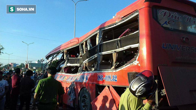 Xe tải chạy 105 km/h khi đối đầu ô tô khách khiến 11 người chết, 23 người bị thương - Ảnh 1.