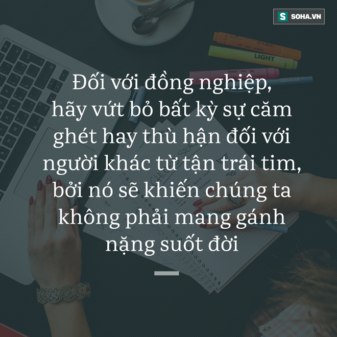 1500 nhân viên đi viếng đám ma chết lặng khi nhìn vào bên trong quan tài - Ảnh 3.