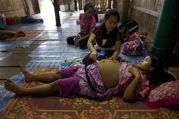 Mea La - Mảnh đất đau khổ nơi một nửa số phụ nữ mang thai tự đi tìm cái chết - Ảnh 2.
