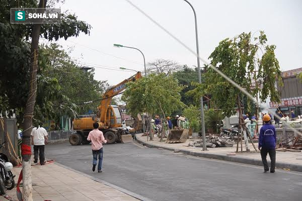 Sáng nay cưỡng chế nhà hàng nổi Hồ Tây - Ảnh 2.