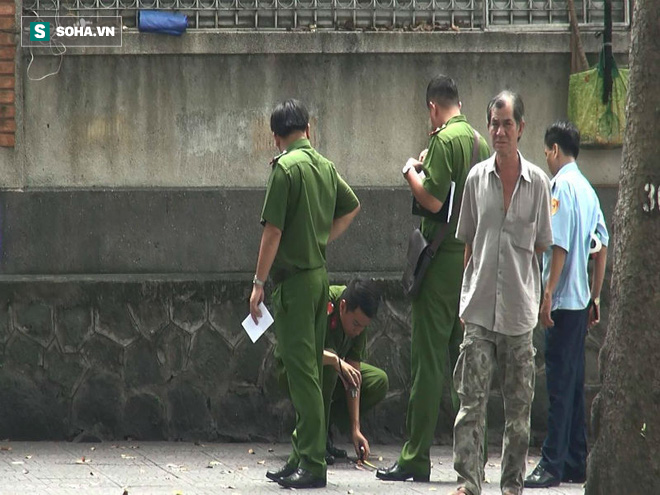 Bắt thanh niên đâm bạn gái rồi tự sát giữa phố Sài Gòn - Ảnh 1.