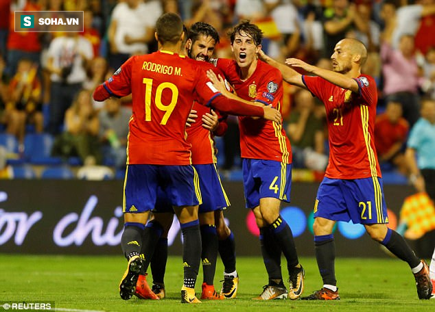 11 phút có 3 bàn, Tây Ban Nha chính thức giành vé sớm dự VCK World Cup - Ảnh 2.