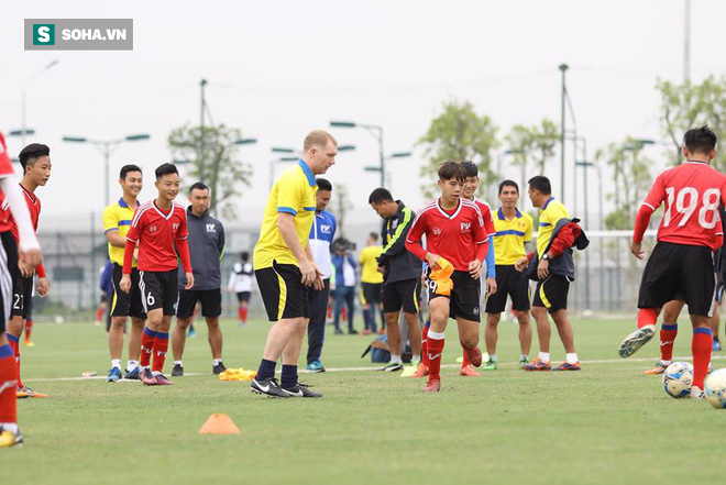 Scholes kiến tạo 2 bàn đẳng cấp, giúp đội thầy ngoại thắng trong trận derby PVF - Ảnh 14.